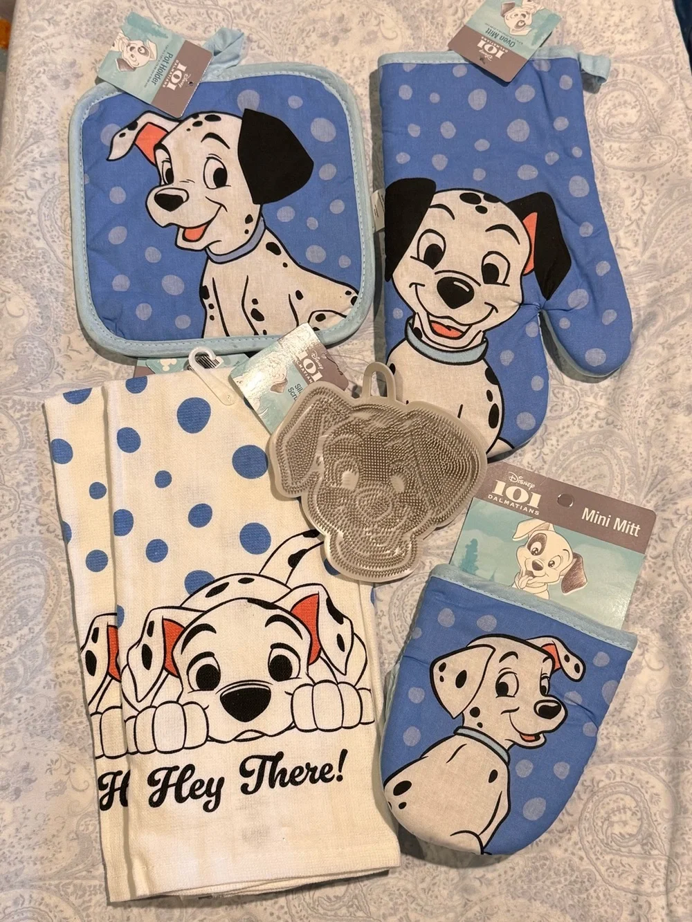 Disney 101 Dalmatians Kitchen Set - Towels, Oven Mitts, Pot Holder, Scrubber